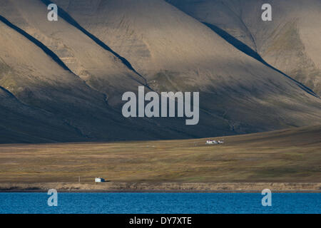 Estate case, villette, Isfjorden, isola Spitsbergen, arcipelago delle Svalbard Isole Svalbard e Jan Mayen, Norvegia Foto Stock