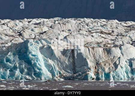 Ghiaccio in corrispondenza del bordo del ghiacciaio, ghiacciaio Kongsbreen, Kongsfjorden, Spitsbergen, isole Svalbard Isole Svalbard e Jan Mayen, Norvegia Foto Stock