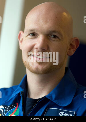 Berlino, Germania. 09Apr, 2014. Alexander Gerst, un astronauta dell'ESA (Agenzia spaziale europea), pone durante un'intervista a Berlino, Germania, 09 aprile 2014. L'astronauta lascia per la stazione spaziale internazionale (International Space Station) dal spaceport di Baikonur. Foto: Britta pedersen/dpa/Alamy Live News Foto Stock