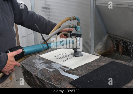 Germania, Stone Mason produzione pietra grave Foto Stock