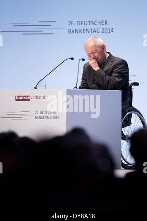 Berlino, Germania. 09Apr, 2014. Il Ministro tedesco delle finanze Wolfgang Schaeuble (CDU) parla durante il ventesimo banca tedesca conferenza di Berlino, Germania, 09 aprile 2014. Foto: Joerg Carstensen/dpa/Alamy Live News Foto Stock