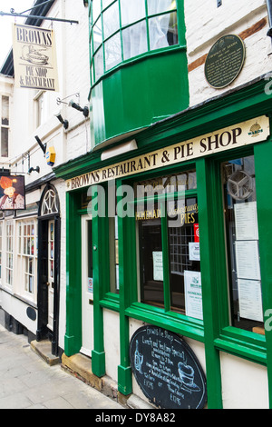 Browns pie shop ristorante cima della collina ripida Lincoln City ristoranti Lincolnshire UK GB Inghilterra Foto Stock