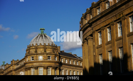 Le caratteristiche architettoniche di stile neo-classico edifici di pietra, Grainger Town, Newcastle upon Tyne Foto Stock