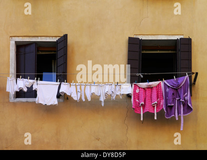 Lavaggio sulla linea, Venezia, Italia Foto Stock