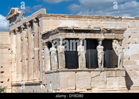 Eretteo Tempio sull'Acropoli di Atene, Grecia, famosa per il Portico del Carytids (drappeggiati statue di giovani donne). Foto Stock