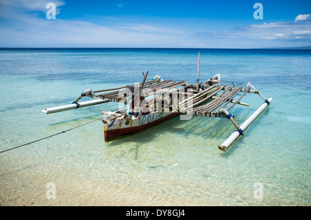 Vecchia barca ormeggiata a Gili Air, di Lombok, Indonesia, Asia Foto Stock