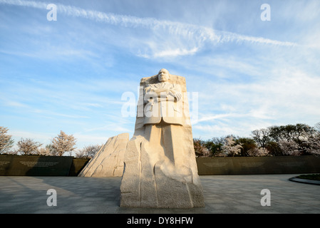 WASHINGTON DC, Stati Uniti d'America - La statua principale del MLK Memorial sul lungomare del bacino di marea a Washington DC. Foto Stock