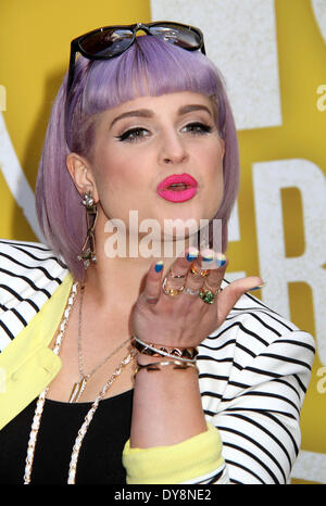 New York, New York, Stati Uniti d'America. 9 Apr 2014. KELLY OSBOURNE assiste il grano si assottiglia schioccato lancio tenutasi a Times Square. Credito: Nancy Kaszerman/ZUMAPRESS.com/Alamy Live News Foto Stock