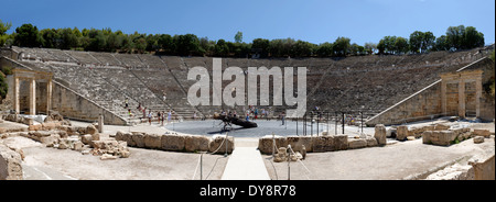 Vista panoramica antico teatro greco presso un santuario Asklepios (Asclepio) Epidauro Peloponneso Grecia risalente Foto Stock