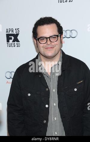 New York, NY, STATI UNITI D'AMERICA. 9 Apr 2014. Josh Gad presso gli arrivi per reti di FX Serie Premiere di Fargo, La Scuola di Arti Visive (SVA) Theatre di New York, NY Aprile 9, 2014. Credito: Andres Otero/Everett raccolta/Alamy Live News Foto Stock