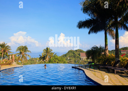 Filippine, Visayas Boracay Island Resort affacciato sulla spiaggia di sabbia bianca Foto Stock