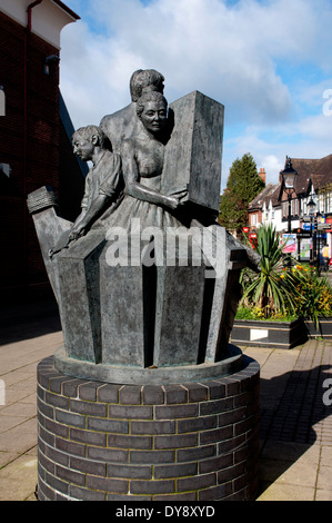 La statua Saltworkers, Droitwich Spa, Worcestershire, England, Regno Unito Foto Stock