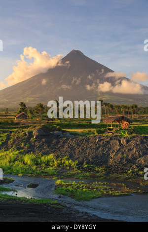 Filippine, Souteastern Luzon, Bicol, Vulcano Mayon Foto Stock