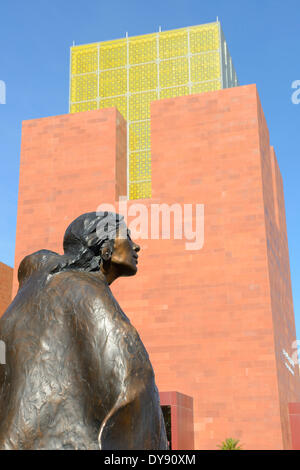 America del nord Texas USA Stati Uniti America Fort Worth Museo di Scienza e storia edificio moderno mattone quadrato, scultura Foto Stock