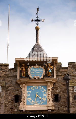Regno Unito, Inghilterra, East Sussex, segale, chiesa di Santa Maria orologio e trimestre bot Foto Stock