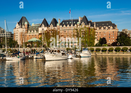 Fairmont Empress Hotel, marina, James Bay all'interno del porto di Victoria, Victoria, Isola di Vancouver, British Columbia, Canada Foto Stock