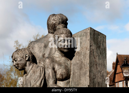 La statua Saltworkers, Droitwich Spa, Worcestershire, England, Regno Unito Foto Stock