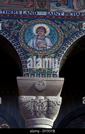 San Barnaba mosaico, Sacro Cuore chiesa cattolica, Droitwich Spa, Worcestershire, England, Regno Unito Foto Stock