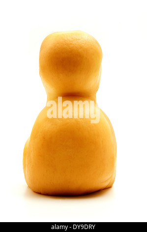 Scamorza affumicata su sfondo bianco Foto Stock