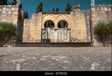 La Basilica superiore edificio sul Sito Archeologico di Medina Azahara, Madinat al-Zahra, vicino a Cordoba, Andalusia, Spagna Foto Stock