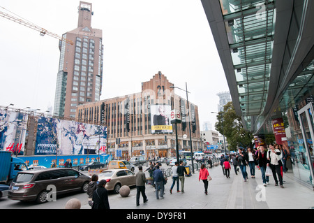 Per sempre 21 store su un crocevia di Henan Middle Road e Nanjing East Road a Shanghai in Cina Foto Stock