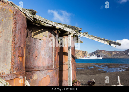 La vecchia abbandonata la stazione baleniera sull isola Deception nel sud le isole Shetland fuori della Penisola Antartica Foto Stock