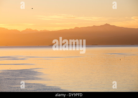 Arti marziali mountain range in alba la luce nella città di Ushuaia che è la capitale di Tierra del Fuego in Argentina Foto Stock