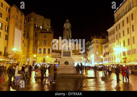 Campo de' Fiori di notte Foto Stock