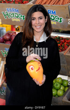 Jamie-Lynn Sigler ospita re #BeAFarmHero agricoltura urbana Pop-Up evento al Flatiron Plaza il 9 aprile 2014 nella città di New York che festeggia il lancio del gioco mobile Farm Saga degli eroi Foto Stock