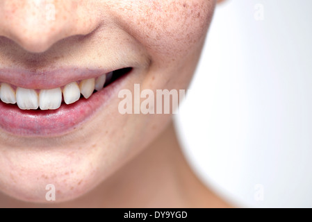 Giovane donna di labbra, close-up Foto Stock