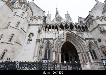 Il Royal Courts of Justice, comunemente chiamati tribunali di Londra, Regno Unito. Foto Stock