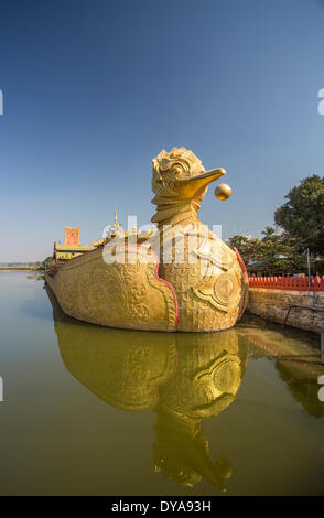 Myanmar Birmania Asia architettura Meitila barca colorata città famosa golden lago paesaggio turistico ristorante tradizionale t Foto Stock