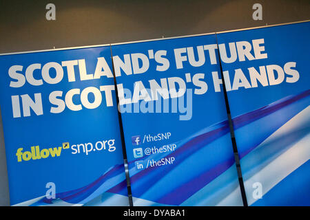 Aberdeen, Scozia Venerdì 11 Aprile, 2014. SNP Conferenza di Primavera al Centro Congressi ed Esposizioni (AECC). Questo è l ultimo incontro formale prima del referendum il prossimo 18 settembre la campagna per un voto per la Scozia l'indipendenza. La conferenza, segnando l'ottantesimo anniversario della formazione del partito, segue la pubblicazione di 'Scotland il futuro, un dettagliato progetto per la creazione di un partito nazionale scozzese di governo per fornire utilizzando i nuovi poteri. Credito: Mar fotografico/Alamy Live News Foto Stock