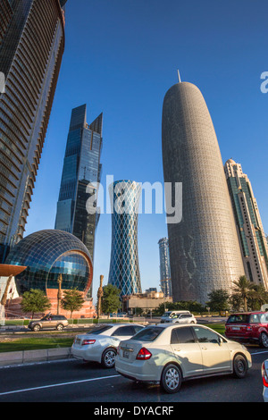 Al Bidda torre Burj Qatar Medio Oriente Qatar Doha Medio Oriente World Trade Center edifici di architettura città futuris colorati Foto Stock