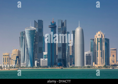 Doha, Qatar, Medio Oriente, architettura, Bay City, colorato, corniche, futuristico, skyline, turistica, viaggi, West Bay, Foto Stock