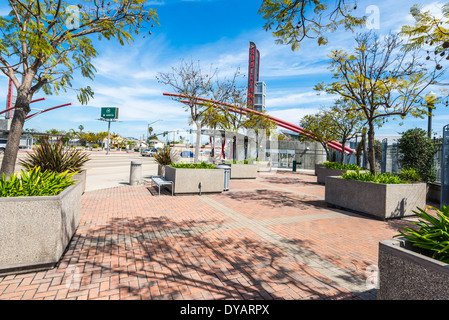 El Cajon Boulevard transito Plaza Gateway (da Paolo Hobson). San Diego, California, Stati Uniti. Foto Stock