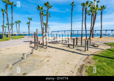 Coronado Tidelands Park. Postazione ginnica presso il parco. Coronado, California, Stati Uniti. Foto Stock