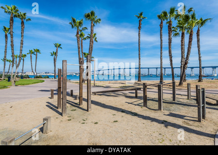 Coronado Tidelands Park. Postazione ginnica presso il parco. Coronado, California, Stati Uniti. Foto Stock