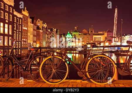 Città scenic da Amsterdam in Paesi Bassi da notte Foto Stock