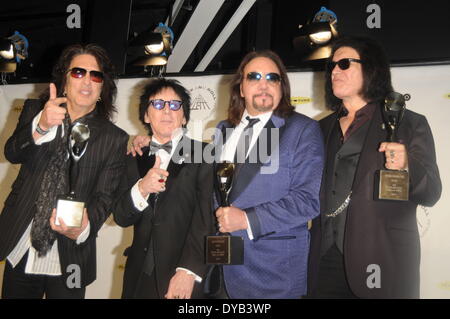 New York, New York, Stati Uniti d'America. Decimo Apr, 2014. Inductees KISS alla 29annuale di Rock and Roll Hall of Fame cerimonia di investitura presso la Barclays Center. © Jeffrey Geller/ZUMA filo/ZUMAPRESS.com/Alamy Live News Foto Stock