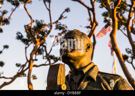 Salutiamo nazionale a Bob Hope e militari. Tonno Harbour Park. San Diego, California, Stati Uniti. Foto Stock