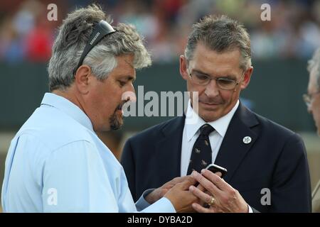 Hot Springs, AR, Stati Uniti d'America. Xii Apr, 2014. Aprile 12, 2014: Tapiture trainer Steve Asmussen prima dell'esecuzione dell'Arkansas Derby a Oaklawn Park in Hot Springs, AR. Justin Manning/ESW/CSM/Alamy Live News Foto Stock