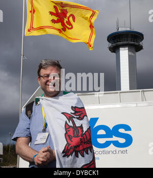 Aberdeen, Scozia, Regno Unito. Xii Apr, 2014. Signor Sion Williams (MA Studi celtici) presso la SNP Conferenza di Primavera al Centro Congressi ed Esposizioni (AECC). Questo è l ultimo incontro formale prima del referendum il prossimo 18 settembre la campagna per un voto per la Scozia l'indipendenza. La conferenza, segnando l'ottantesimo anniversario della formazione del partito, segue la pubblicazione di 'Scotland il futuro, un dettagliato progetto per la creazione di un partito nazionale scozzese di governo per fornire utilizzando i nuovi poteri. Foto Stock