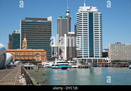 Queens Wharf sul porto di Auckland Nuova Zelanda uffici business line il litorale Foto Stock