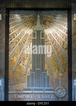 Alluminio murale di sfiato , Lobby dell' Empire State Building, New York, Stati Uniti d'America Foto Stock