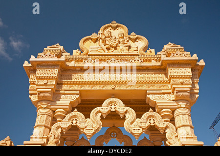 Dettagli della parte esterna del Sanatan un Mandir Hindu Temple a Wembley, Londra Foto Stock