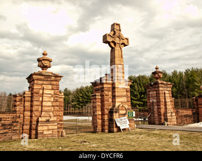 Ingresso di un cimitero di Potsdam, New York Foto Stock