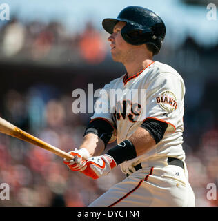 Aprile 20, 2013: San Francisco Giants catcher Buster Posey (28) a bat durante la MLB baseball gioco tra il Colorado Rockies e i San Francisco Giants di AT&T Park di San Francisco CA. I Giganti sconfitti Rockies 5-4. Damon Tarver/Cal Sport Media Foto Stock