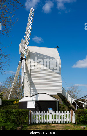 Il mulino a vento di Oldland, un post mill, nei pressi del villaggio di Keymer nel West Sussex, Regno Unito Foto Stock