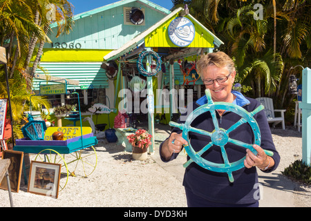 Florida Port Charlotte Harbour, Placida, mercato d'arte, segno, logo, Hatch Gallery, shopping shopper acquirenti negozio negozi mercato mercati mercato acquisti sellin Foto Stock